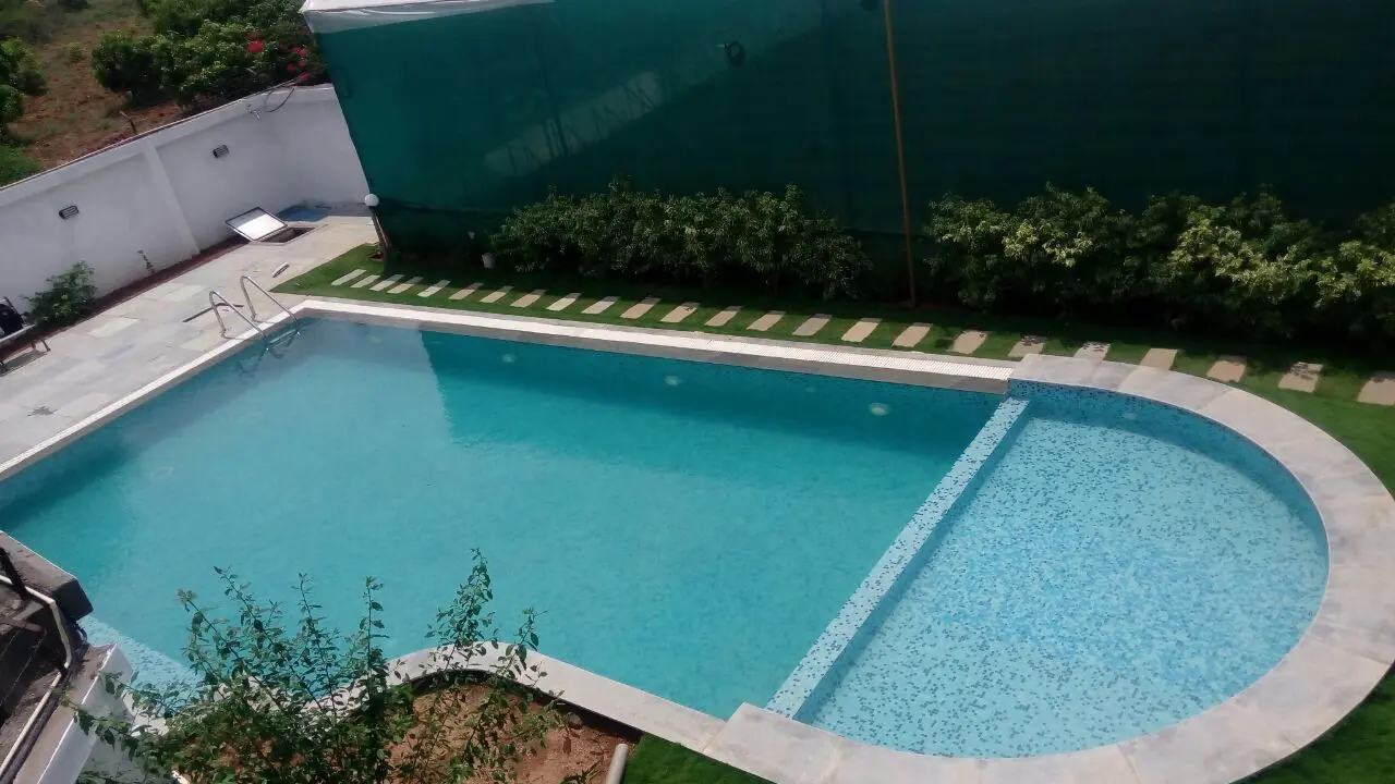 Garden pool with rounded kids’ section